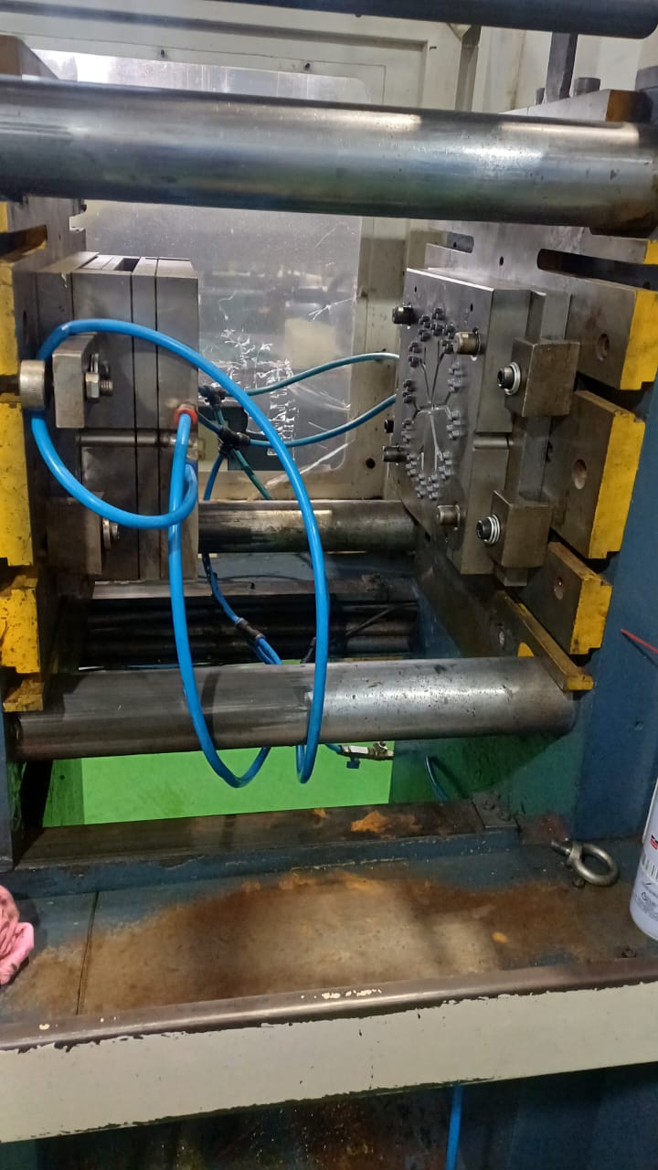 Injetora Jasot 150 ton